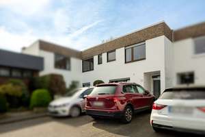 Großzügiges Familienhaus mit Einliegerwohnung und moderner Heiztechnik in Bestlage – Die vollständige Adresse der Immobilie erhältst du vom Anbieter., 53177 Muffendorf, Bonn – Vorschaubild 32