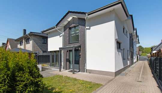 Bild von Modernes Zweifamilienhaus an der Grenze zu Marienthal – Großzügiges Wohnen perfekt für Freunde