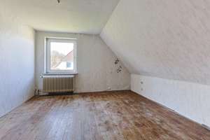 Doppelhaushälfte in sonniger Hanglage mit Entwicklungspotential – Flintbeker Straße 38, 24113 Gaarden-Süd und Kronsburg, Kiel – Vorschaubild 13