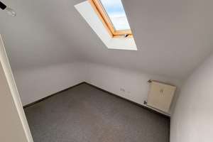 Stuttgart-Nord: 2,5-Zimmer-Wohnung im Dachgeschoss – Am Kriegsbergturm 41, 70192 Relenberg, Stuttgart – Vorschaubild 3
