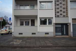 Zentral gelegene, renovierte Wohnung mit Balkon im 1. Obergeschoss - bitte um schriftliche Bewerbung