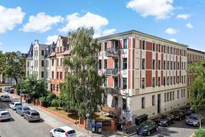 Vermietete 2-Raum-Dachgeschosswohnung mit Balkon in gefragter Lage von Halle! – Die vollständige Adresse der Immobilie erhältst du vom Anbieter., 6110 Südliche Innenstadt, Halle (Saale) – Vorschaubild 1
