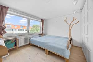 Über den Dächern des Generalsviertels: 4-Zimmer-Wohnung mit Aufzug und Loggia  – Die vollständige Adresse der Immobilie erhältst du vom Anbieter., 20253 Hoheluft-West, Hamburg – Vorschaubild 9