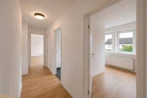 Zentrales Wohnen im Erstbezug – 3 Zimmer mit Wohnküche, Tageslichtbad & Gäste-WC – Die vollständige Adresse der Immobilie erhältst du vom Anbieter., 47798 Stadtmitte, Krefeld – Vorschaubild 2