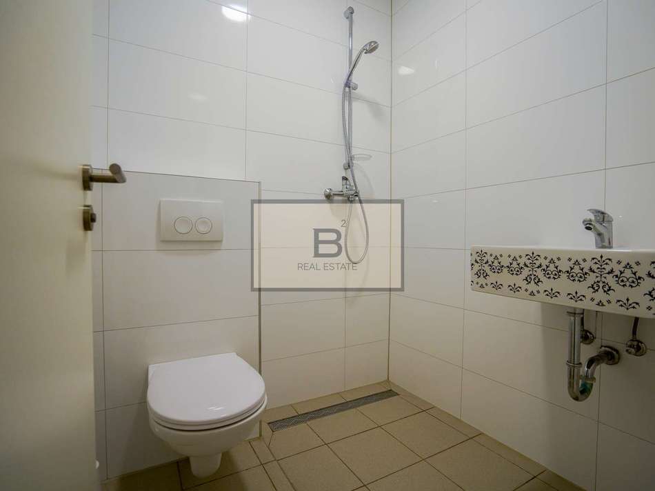 Badezimmer - Gewerbeeinheit 