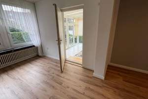 Haus - Zweifamilienhaus auf großem Eckgrundstück in Hannover Nord – Die vollständige Adresse der Immobilie erhältst du vom Anbieter., 30419 Vinnhorst, Hannover – Vorschaubild 8