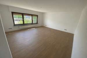 Großzügige 6-Zimmer-Wohnung mit 150 m², Garage und Gartennutzung in Dautphetal-Hommertshausen – Hochstraße 9, 35232 Dautphetal – Vorschaubild 4