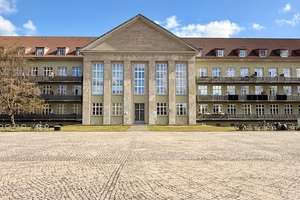 **Vermietete 2 Zimmer Wohnung mit Balkon im Hochparterre Erdgeschoss im grünen Karlshorst** – Die vollständige Adresse der Immobilie erhältst du vom Anbieter., 10318 Karlshorst, Berlin – Vorschaubild 3