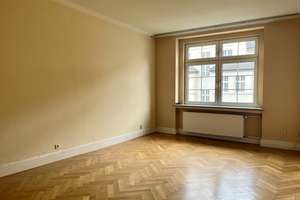 3-Zimmer-Altbauwohnung in Oberkassel: Raum für Ihre kreativen Ideen