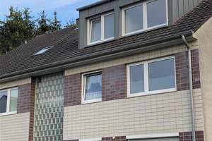 Helle Dachgeschosswohnung in Köln- Wahnheide