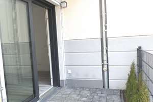 Süße 2-Zimmer-Wohnung mit Terrasse & Blick in den grünen Innenhof – Grünauer Straße 28, 12524 Altglienicke, Berlin – Vorschaubild 3