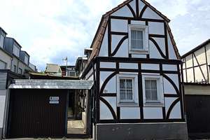 Zauberhaftes Fachwerkhaus mit Gewerbeteil und viel Platz zum Wohnen u. Arbeiten – Basteistr. 21, 53173 Rüngsdorf, Bonn – Vorschaubild 2