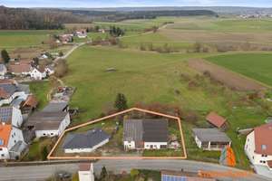 *** BUNGALOW IN IDYLLISCHER ORTSRANDLAGE – MIT STADEL UND EINEM BAUGRUNDSTÜCK*** – Die vollständige Adresse der Immobilie erhältst du vom Anbieter., 88524 Uttenweiler – Vorschaubild 1