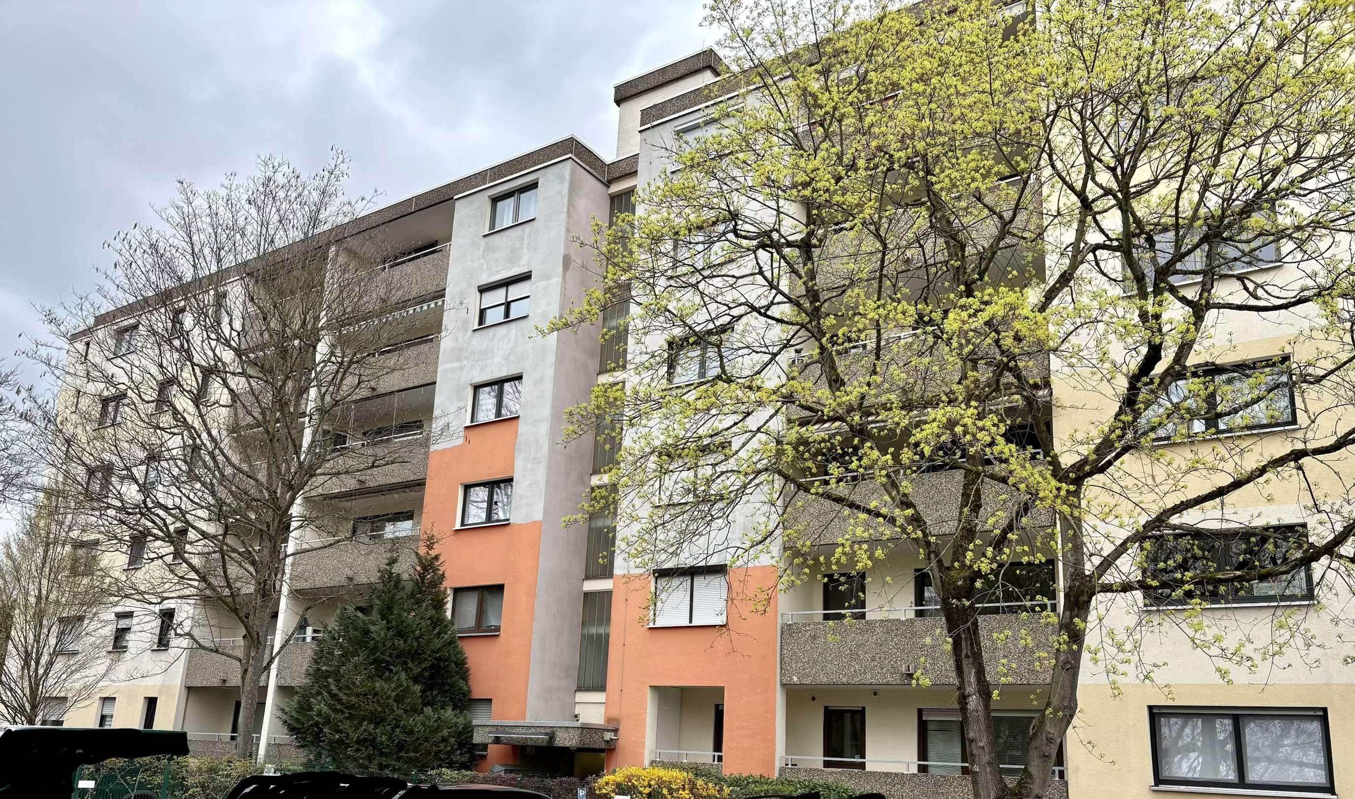 Helle 3-Zimmerwohnung im 1. OG mit Balkon zum individuellen Gestalten in Dietzenbach, Offenbach Kreis – Bild 1