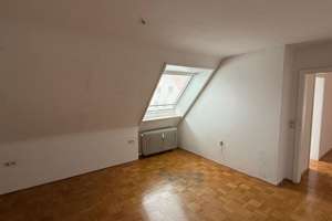 2,5-Zimmer-Dachwohnung mit Balkon und Tiefgaragenstellplatz in Ulm-Mitte – Die vollständige Adresse der Immobilie erhältst du vom Anbieter., 89073 Mitte, Ulm – Vorschaubild 3