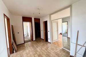 Renovierungsbedürftige Wohnung im 6. Stock mit tollem Weitblick in Düsseldorf-Lörick – Die vollständige Adresse der Immobilie erhältst du vom Anbieter., 40547 Lörick, Düsseldorf – Vorschaubild 12