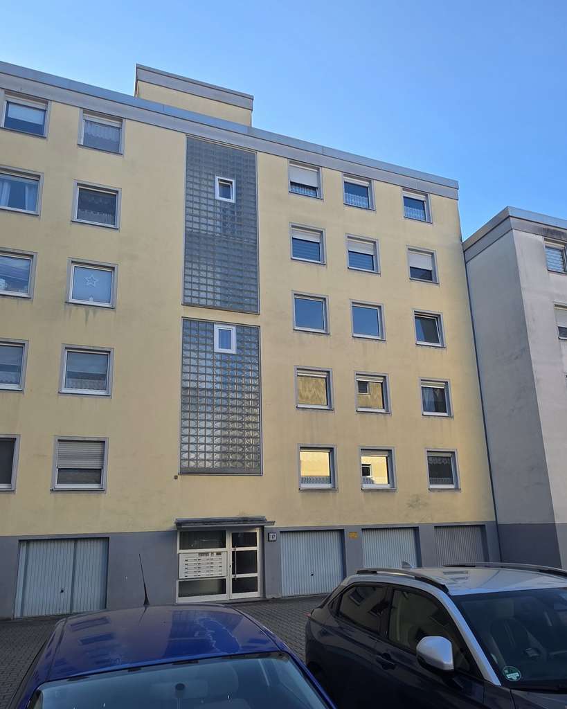 Immobilie in Bochum - Attraktive 4,5-Zimmer Wohnung im 2. OG mit Balkon in Bochum-Westenfeld - Bild 0