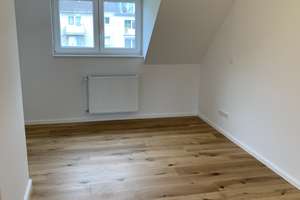 1-Raum-DG-Wohnung in Köln-Ehrenfeld – Simrockstraße 00, 50823 Ehrenfeld (Ortsteil), Köln – Vorschaubild 3