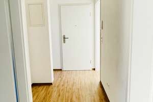 Helle und gemütliche 3-Raumwohnung mit Einbauküche und Balkon – Hohe Str. 3, 39124 Neue Neustadt, Magdeburg – Vorschaubild 2