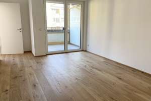 Neuwertige Wohnung mit zwei Zimmern sowie Balkon und Einbauküche in München – Ankoglstraße 00, 81825 Waldtrudering, München – Vorschaubild 1