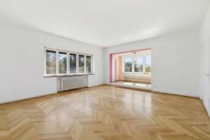 Imposante Stadtvilla im Dornröschenschlaf – Die vollständige Adresse der Immobilie erhältst du vom Anbieter., 89231 Neu-Ulm – Vorschaubild 23