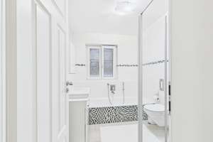 Exklusives Reihenhaus mit 6 Zimmern, Wintergarten, 2 Gartenbereichen und Balkon in München-Trudering – 81827 Waldtrudering, München – Vorschaubild 2