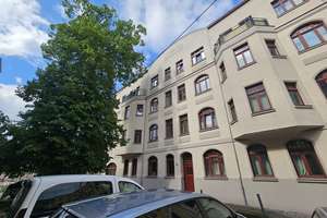 Ansprechende 2-Zimmerwohnung mit Einbauküche|Innenhofbalkon|Tageslichtbad mit Wanne|Abstellraum