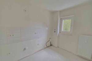 Großzügig geschnittene 3,5-Zi.-Wohnung mit Balkon! – Elisabeth-von-Thadden-Str. 7, 51377 Alkenrath, Leverkusen – Vorschaubild 3