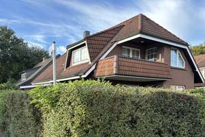 Charmante Dachgeschosswohnung mit Südloggia in begehrter Lage von Bad Zwischenahn