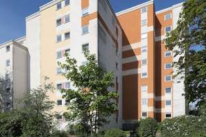 Gut geschnittene Wohnung mit Balkon // 6.OG mitte