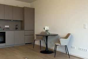 Möblierte 2-Zimmer-Wohnung im ROOTS mit Wasser- & Elbphilharmonie-Blick – Lucy-Borchardt-Straße 4, 20457 HafenCity, Hamburg – Vorschaubild 3