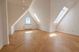 Sanierungsobjekt mit Potenzial – 2,5-Zimmer-Dachgeschosswohnung im Jugendstilhaus – Die vollständige Adresse der Immobilie erhältst du vom Anbieter., 70191 Nordbahnhof, Stuttgart – Vorschaubild 12