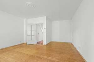 Ruhig gelegenes Reihenmittelhaus mit Terrasse, Garten und Vollkeller – Die vollständige Adresse der Immobilie erhältst du vom Anbieter., 22149 Tonndorf, Hamburg – Vorschaubild 5