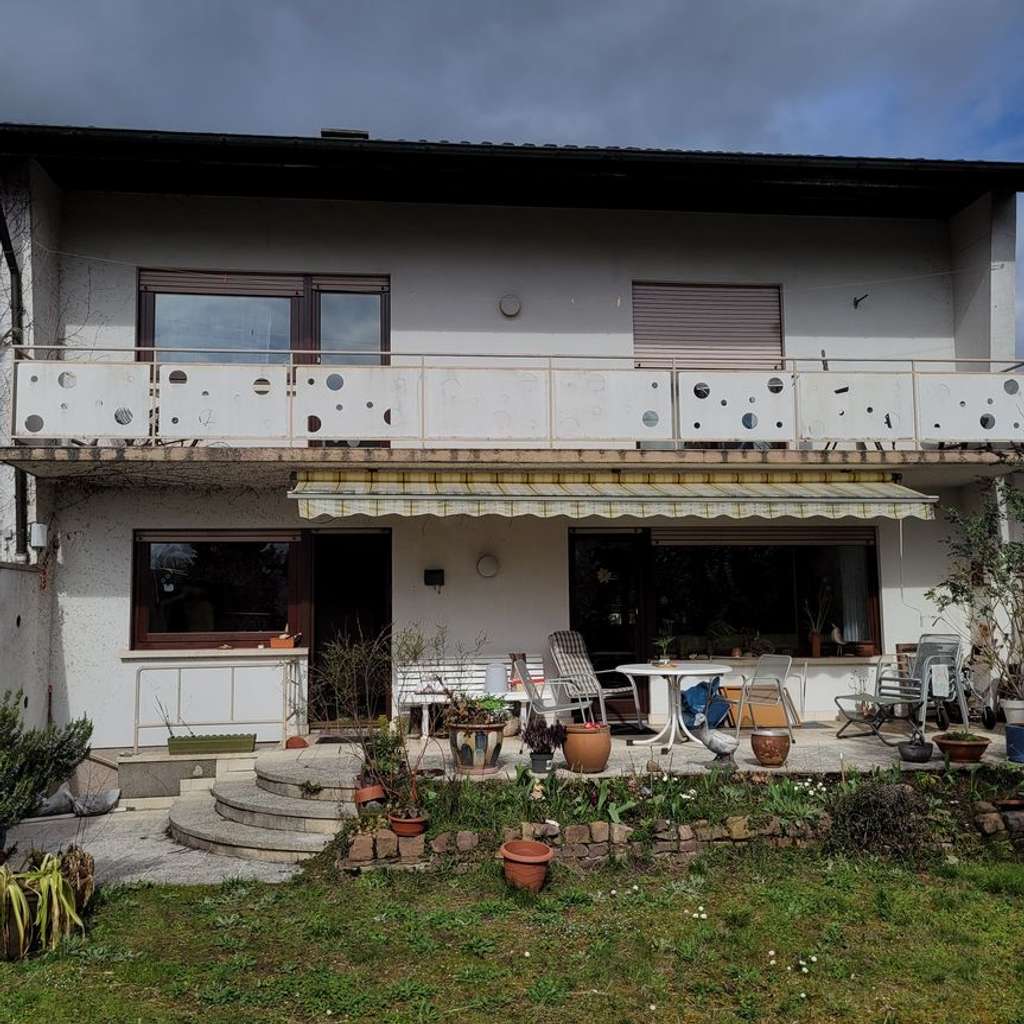 Immobilie in Neulußheim - Großzügiges EFH mit Südgarten in Bestlage von Neulußheim – ideale Basis für Ihr Traumhaus - Bild 0