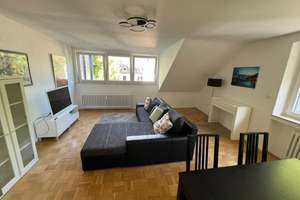 Modernisierte 2,5-Zi.-Wohnung mit Balkon & Grünblick am Ottilienplatz – Klimaanlage, neue Fenster