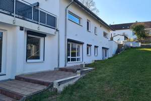 Exclusives Einfamilienhaus mit Einliegerwohnung in bester Lage (Zweigenerationenhaus)  – Gartenstraße 16, 66132 Bischmisheim, Saarbrücken – Vorschaubild 4