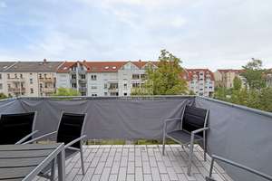 Bezugsfreie 2RW mit sonnigem Balkon, Außenjalousien und TG-Stellplatz – 4328 Paunsdorf, Leipzig – Vorschaubild 4