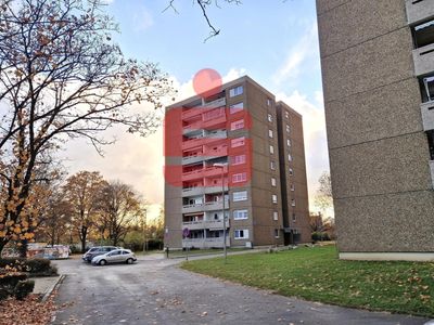 Solide Kapitalanlage: Vermietete 2,5-Zimmer-Erdgeschosswohnung mit Loggia