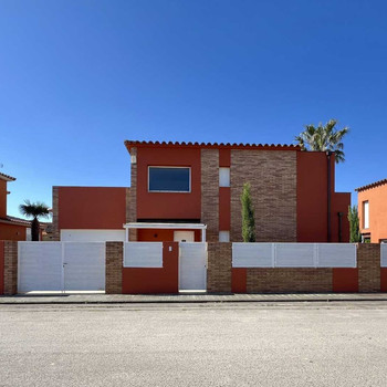 Spektakuläres Haus mit Garten und privatem Pool in Sant Pere Pescador