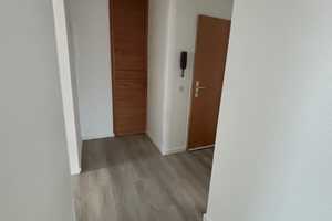 Grundrenvovierte Dachwhg.: 2 ZKB- 52 m² mit Gemeinschaftsgarten Wi-Breckenheim € 520,- + NK – Wiesbaden – Vorschaubild 2