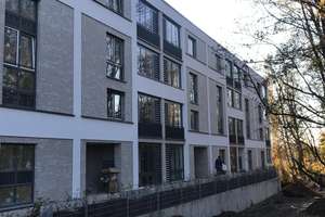 Schöne 3-Zimmer-Wohnung mit Einbauküche und Balkon in Lochhausen, München – Henschelstraße 31, 81249 Lochhausen, München – Vorschaubild 3