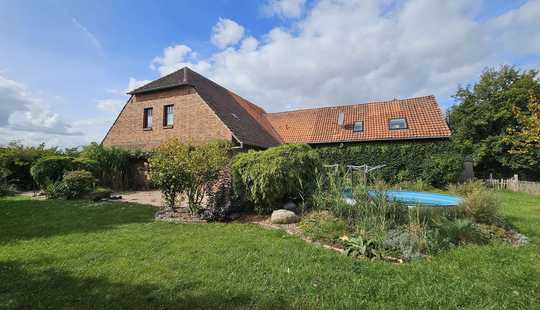 Bild von Großes Bauernhaus mit Gewerbe (ca. 500 QM) und viel Platz zur Entfaltung in Garbsen/Meyenfeld