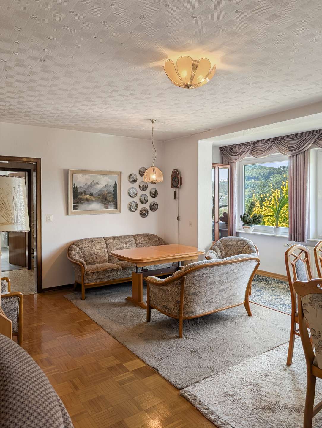 Immobilie in Bad Laasphe - Traumhafte Aussicht inklusive: Attraktives Einfamilienhaus mit Einliegerwohnung & idyllischem Garten - Bild 5