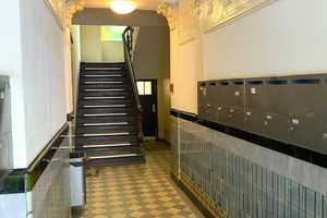 Furnished Flat! Neu möbliertes Single-Apartment im gepfl. Altbau am Tempelhofer Feld – Warthestraße 16, 12051 Berlin – Vorschaubild 2