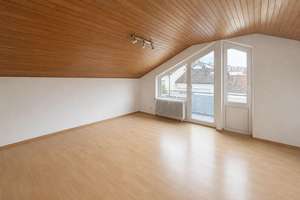 Attraktive 2-Zimmer-Dachgeschoss-Wohnung mit Balkon und Weinbergblick – Die vollständige Adresse der Immobilie erhältst du vom Anbieter., 70329 Rohracker, Stuttgart – Vorschaubild 2