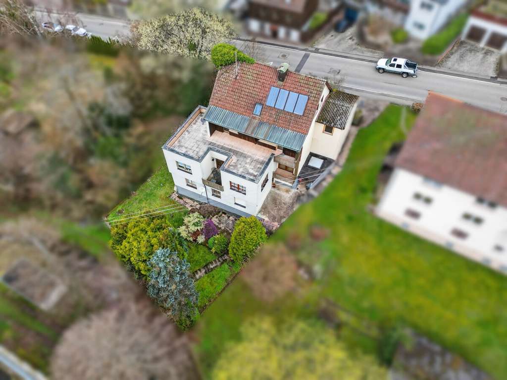 Immobilie in Höfen an der Enz - Familienglück trifft Potenzial: Wohnen, Gestalten, Vermögen aufbauen - Bild 2