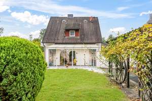 Zauberhaftes Einfamilienhaus mit Wintergarten, schönem großen Garten und Garage – Die vollständige Adresse der Immobilie erhältst du vom Anbieter., 29303 Bergen – Vorschaubild 2