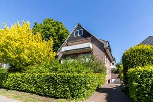 Großzügige Maisonette-Endetagen-Wohnung mit Fahrstuhl + Dachterrasse + Küchenbalkon + TG-Stellplatz! – Die vollständige Adresse der Immobilie erhältst du vom Anbieter., 22459 Niendorf, Hamburg – Vorschaubild 17