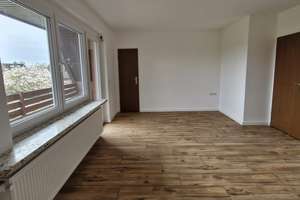 Helle 3-Zimmer Wohnung mit Balkon in Heide – Die vollständige Adresse der Immobilie erhältst du vom Anbieter., 25746 Heide – Vorschaubild 1
