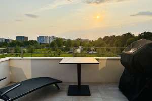 Helle 4-Zimmer-Wohnung mit Weitblick in Nymphenburg direkt am Hirschgarten